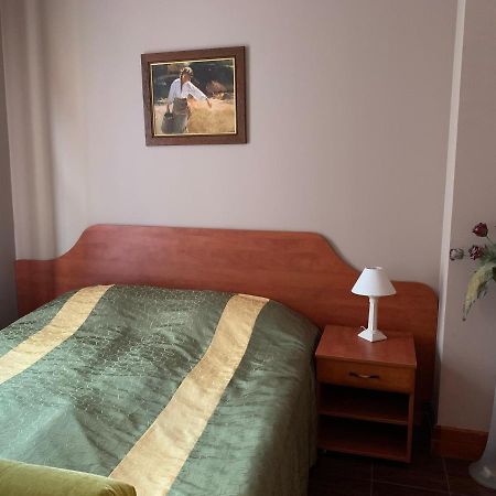 רבאל Apartamenty Classic מראה חיצוני תמונה