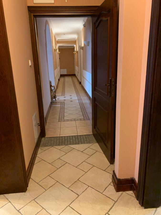 רבאל Apartamenty Classic מראה חיצוני תמונה