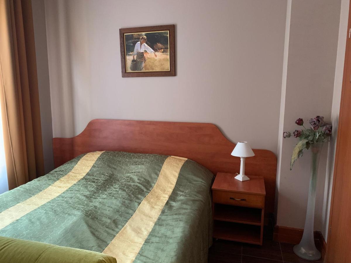 רבאל Apartamenty Classic מראה חיצוני תמונה