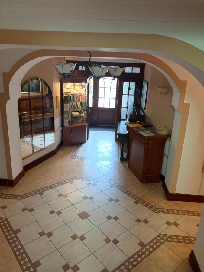 רבאל Apartamenty Classic מראה חיצוני תמונה